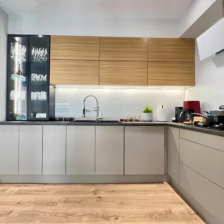 Trion Ierarchon Modern 3 Bdr In Petralona