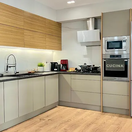 Apartment Trion Ierarchon Modern 3 Bdr In Petralona *