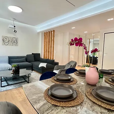 Trion Ierarchon Modern 3 Bdr In Petralona Athens