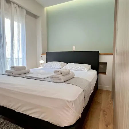 Trion Ierarchon Modern 3 Bdr In Petralona Apartment *